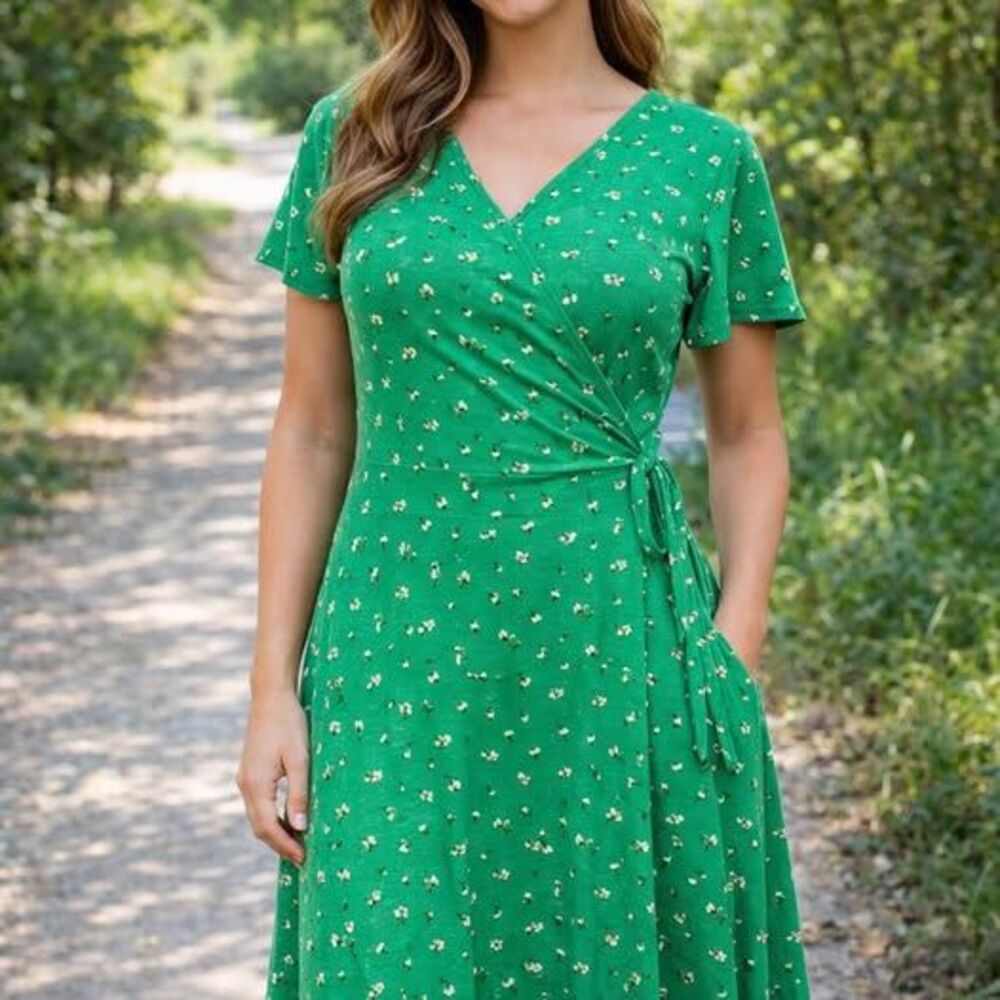 Kalleigh Green Floral Short Flutter Sleeve V-Neck Wrap Tie Dress Women Size S